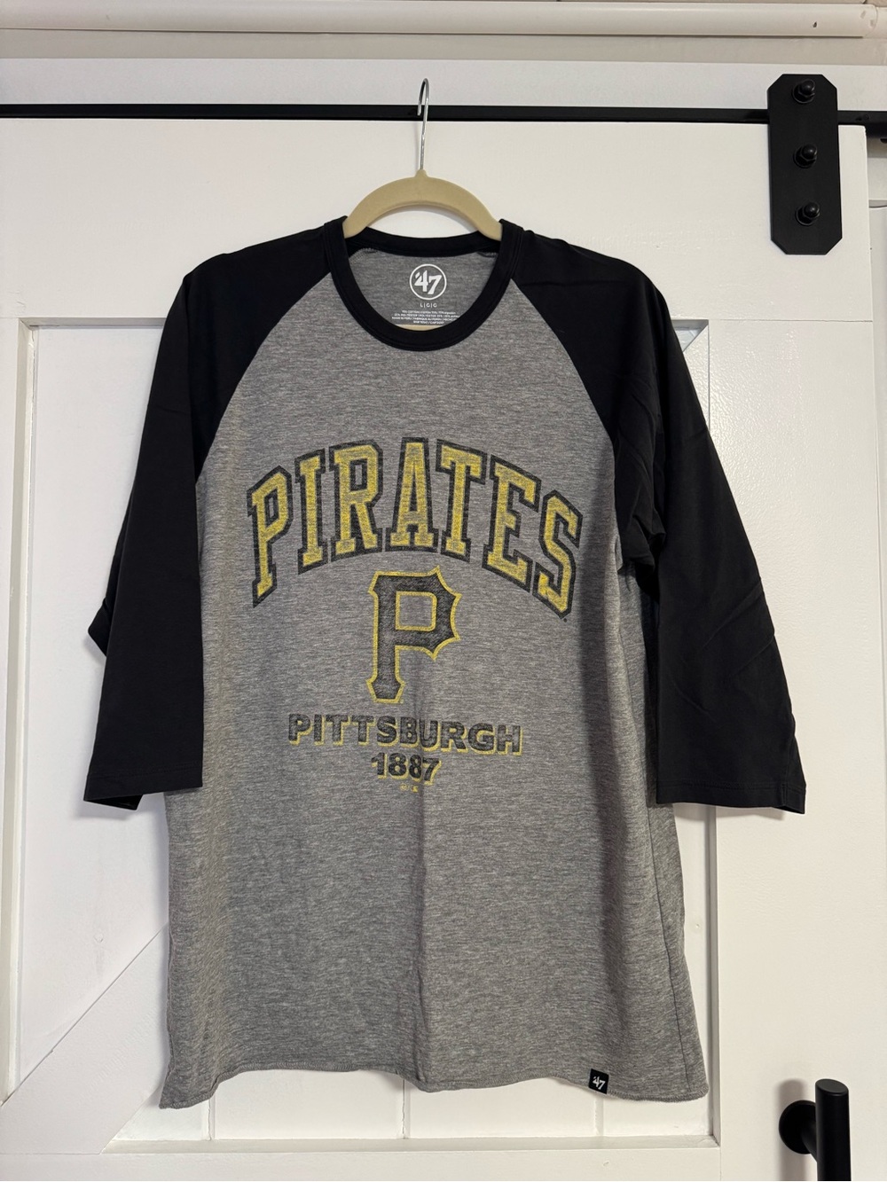 Men’s ‘47 3/4 sleeve top— Pittsburgh Pirates